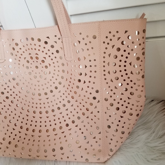 Bath & Body Works Pink Blush Metalic Tote Bag.... - Picture 4 of 16